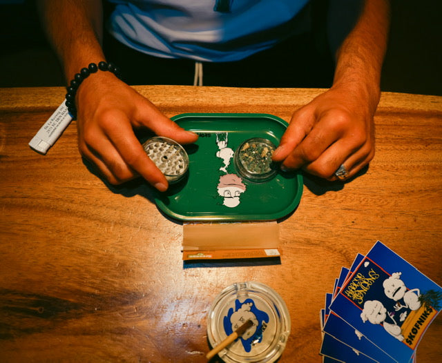 Skofniks - Ziplocked Veggies Rolling Tray